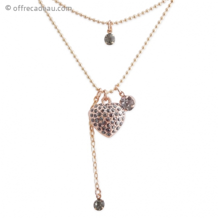 un Collier double chaîne en coeur doré