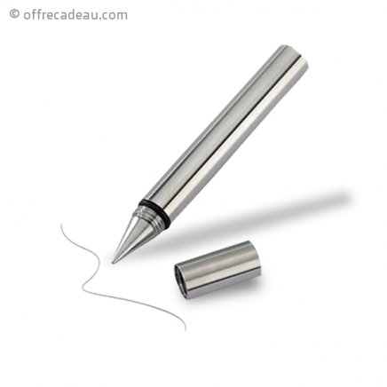 Un stylo sans encre en métal