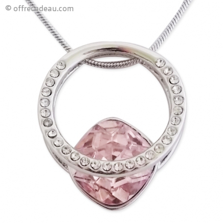 Collier avec pendentif en forme d'anneau et fausse pierre rose