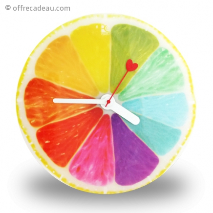 L'horloge multicolore en demi-citron