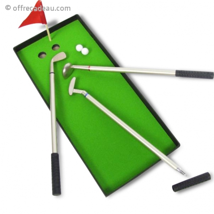3 stylos en forme de club de golf avec green